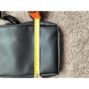 RAINS Black Waterproof Crossbody Shoulder‎ Bag 9” Unisex Messenger Sling Pack